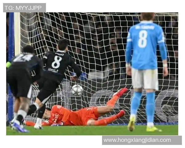 欧冠激战：那不勒斯与多特蒙德互交白卷转会风波引发全场热议